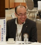 菅野会員の例会前の様子