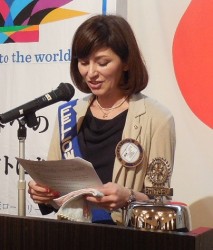 年度計画発表　親睦活動委員会　腰越　くり子　委員長